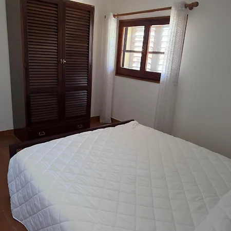 Montelongu 1 شقة